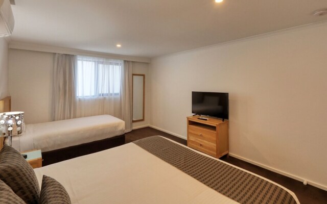 New Crossing Place Motel & Apartments