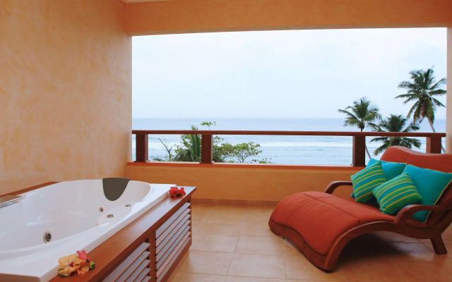 DoubleTree by Hilton Seychelles - Allamanda Resort & Spa