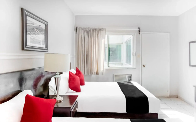 Boca Inn Hotel & Suites