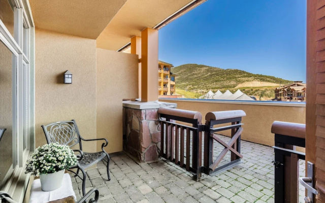 Sun Queen Suite