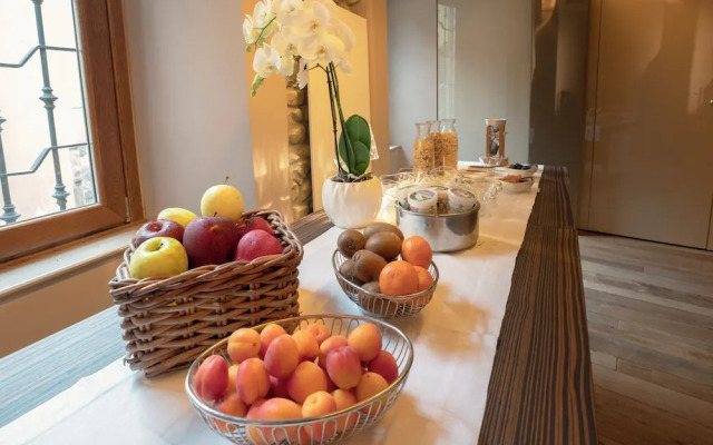 1711 Luxury Guest House
