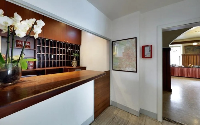 Mate Dependance Hotel