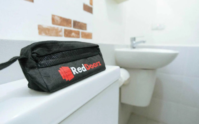 Formerly RedDoorz Syariah @ Bulak Kapal