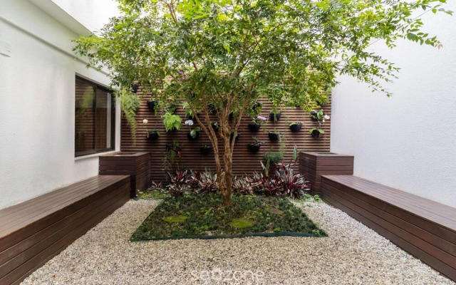 Full Apartment With Amazing View! Lrc0703