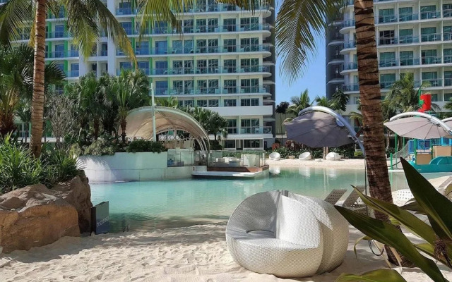 Azure Luxury City Suites by VacationsPH
