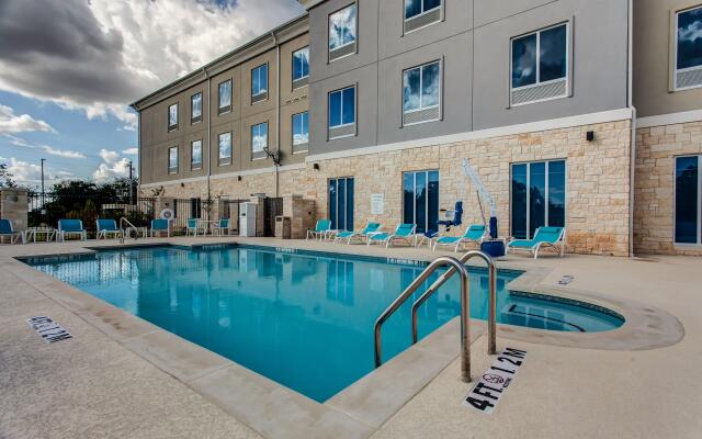 Holiday Inn Express & Suites Gatesville - N. Ft Hood, an IHG Hotel