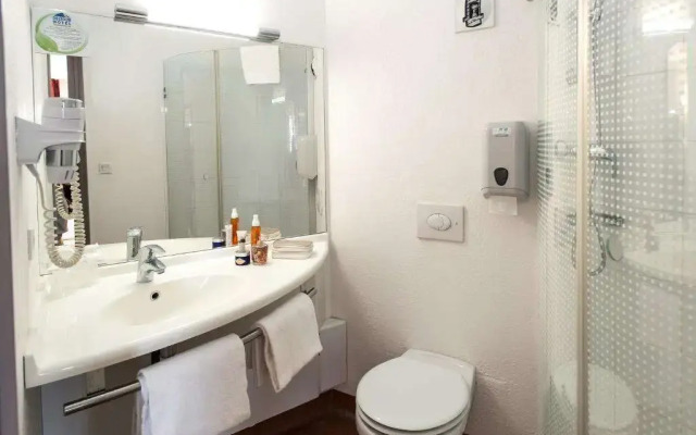 Brit Hotel Confort Montauban