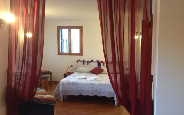 Grimaldi Apartments - Ai Leoncini
