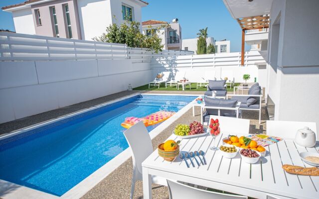 Protaras Vanilla No 5 Luxury Villa