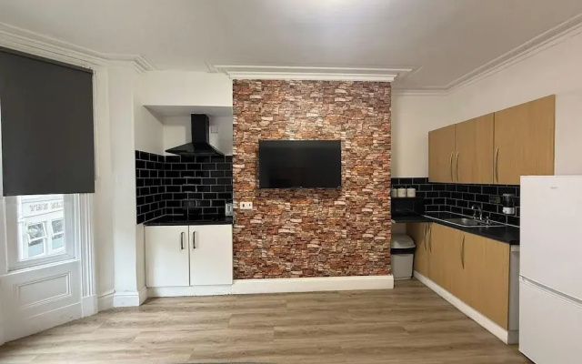 Blackpool - Apartment - Sleeps 6- Coastal Stay