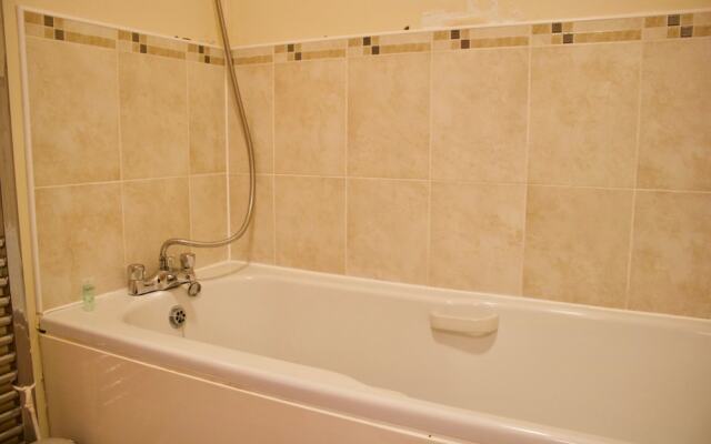 2 Bedroom Leith Apartment
