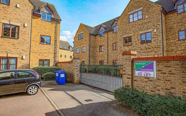 Executive Monkston Apartment