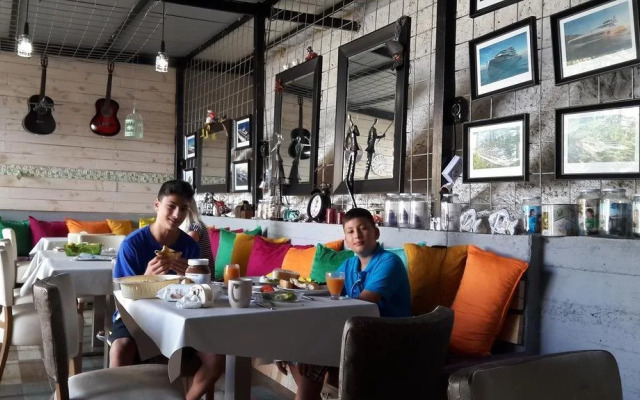 Mavi Park Otel