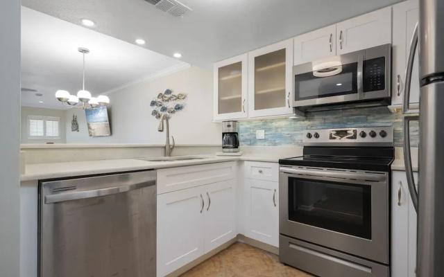 Spyglass 32 by Distinctive Beach Rentals