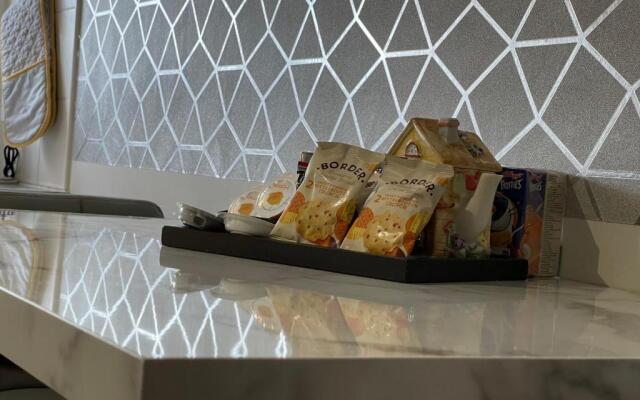 Hla - King Court Apartment 2