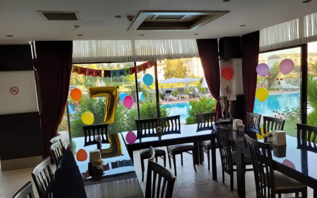 Carna Garden Hotel