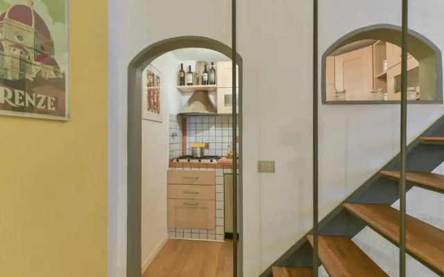 Scarlett Halldis Apartment