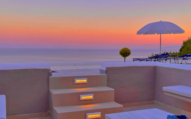 Koumaros Aparthotel