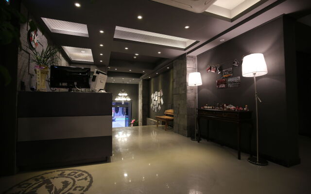 Lost City Z Hotel