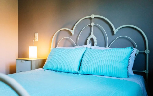 Elite Cottages - Adults Only