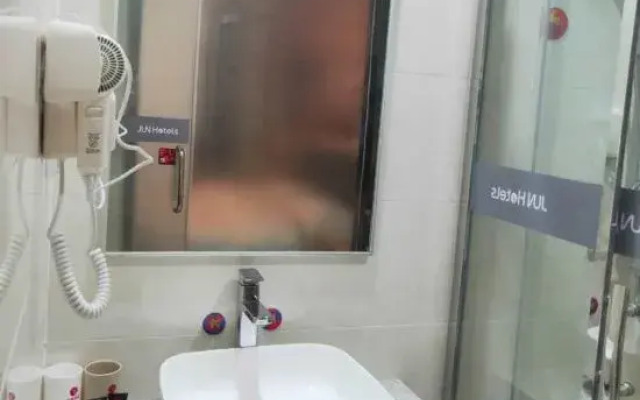 Dongguan Haiyi Chain Hotel