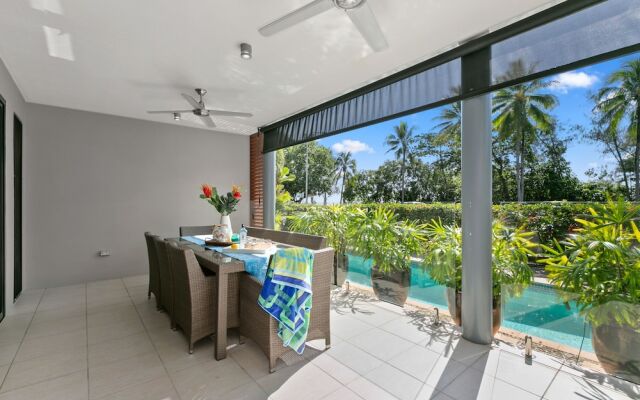 Beachfront Apartment with Ocean Views