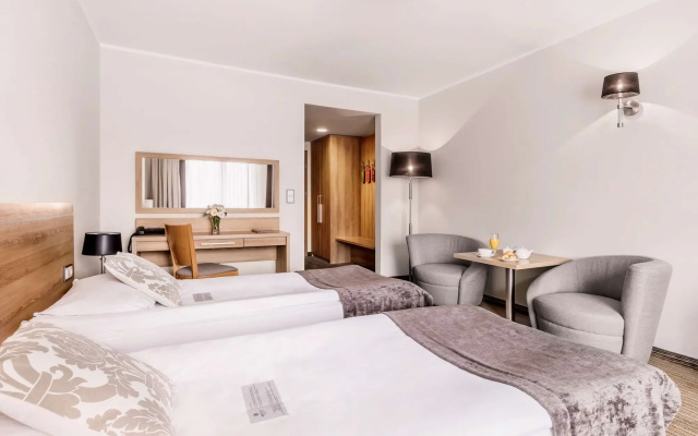 Mercure Wiazowna Brant