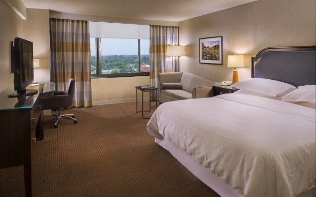 Sheraton Westport Plaza Hotel St. Louis
