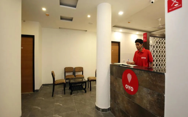 OYO 303 Madhya Marg Chandigarh