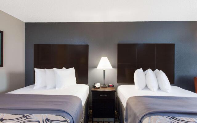 Days Inn by Wyndham Ennis