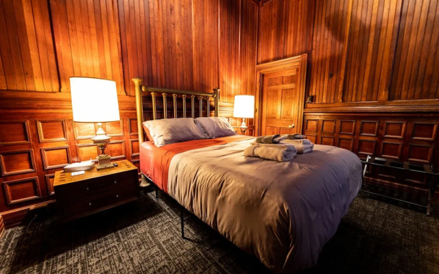 Traveler's Rest Hotel