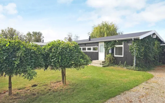 Tasteful Holiday Home in KarrebÃ¦ksminde near Sea