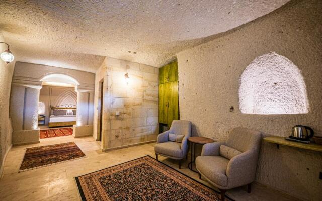 Majestic Cave House