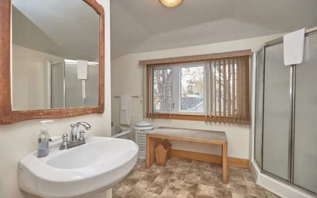 Exclusive Waterfront Beach House Retreat