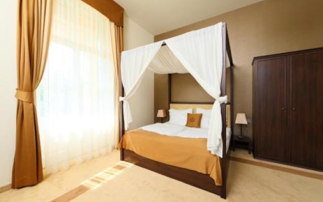 Ipoly Residence - Executive Hotel Suites