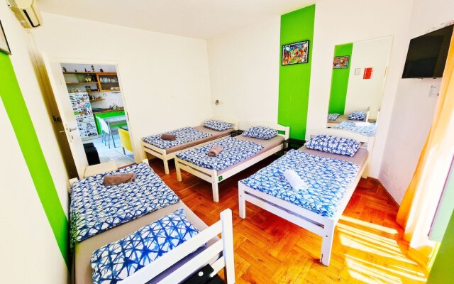 Croparadise Hostel