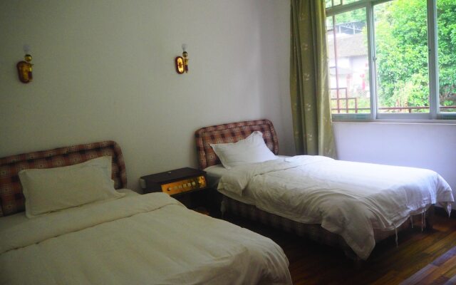 The Yangshuo Moon Resort