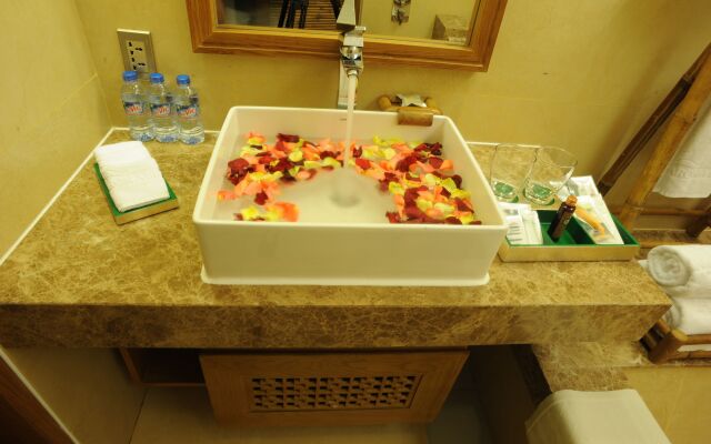 Aroma Beach Resort & Spa