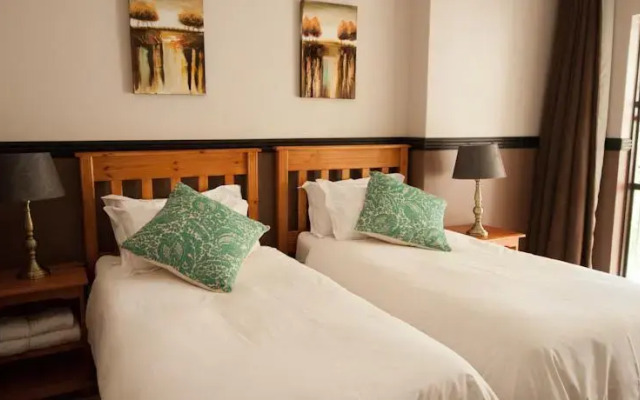 Oakelands Studio Apartments