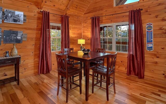 Moonshiners View Apartment 2