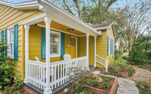 Pool House Oasis - Home for 6