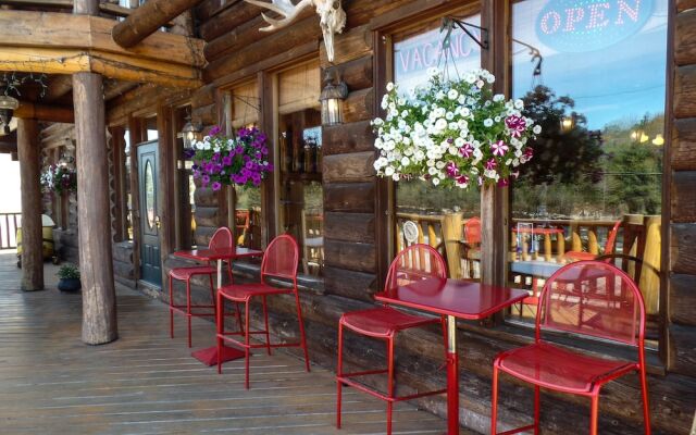 Hawks Nest Lodge And Restaurant