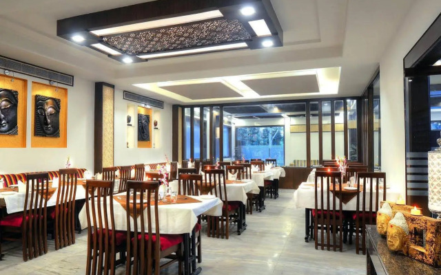 Royale Sarovar Portico Agra