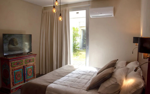 Alevines Playa el Emir Hostel & Suites