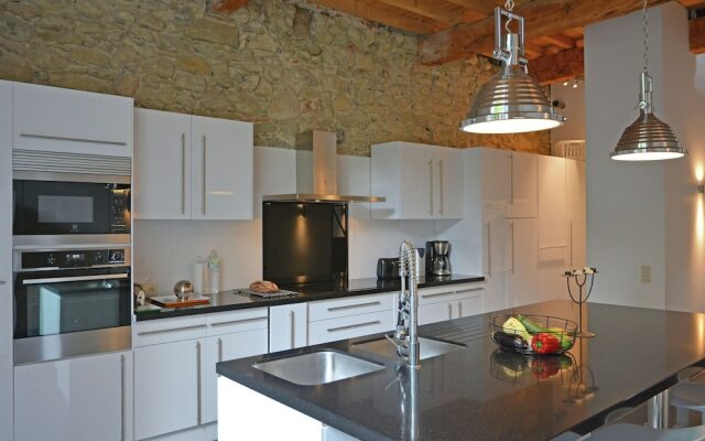 Quaint Villa in Chalabre with Swimming Pool