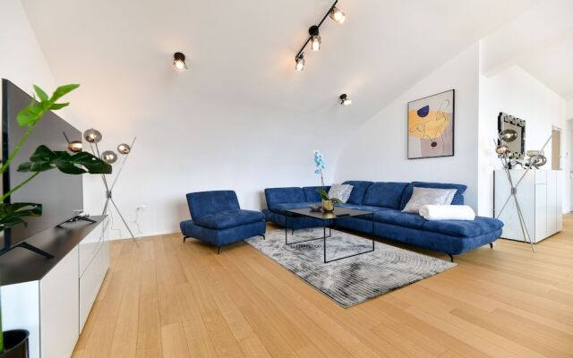 Berin Deluxe Penthouse with jacuzzi