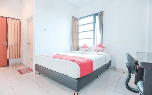 OYO 118 Dorothea Residence