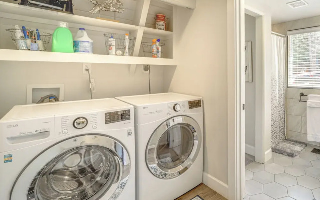 Flagstaff A-frame Cabin w/ Deck & Lovely Views!