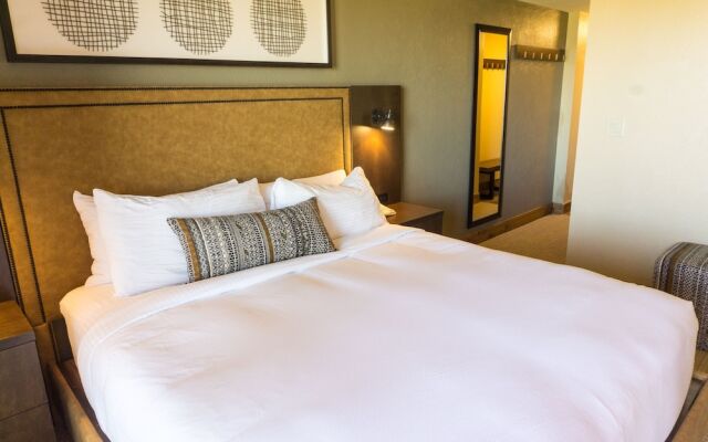 Deluxe condo in newly remodeled Grand Summit Hotel by RedAwning - Save 20% on 7+ Nights!
