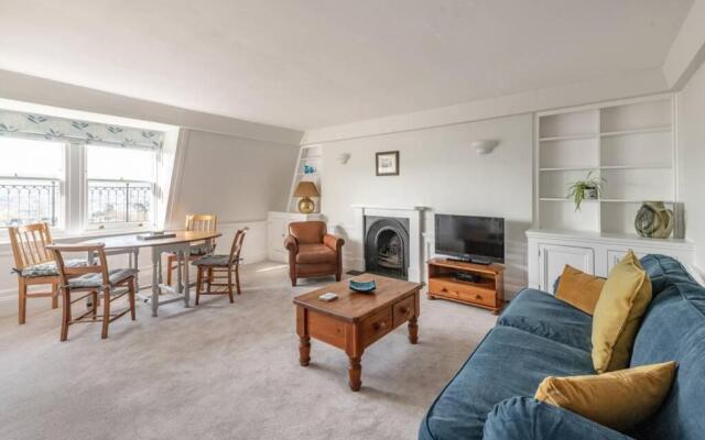 Rooftop Retreat - 2 Double Beds w/ Stunning Views